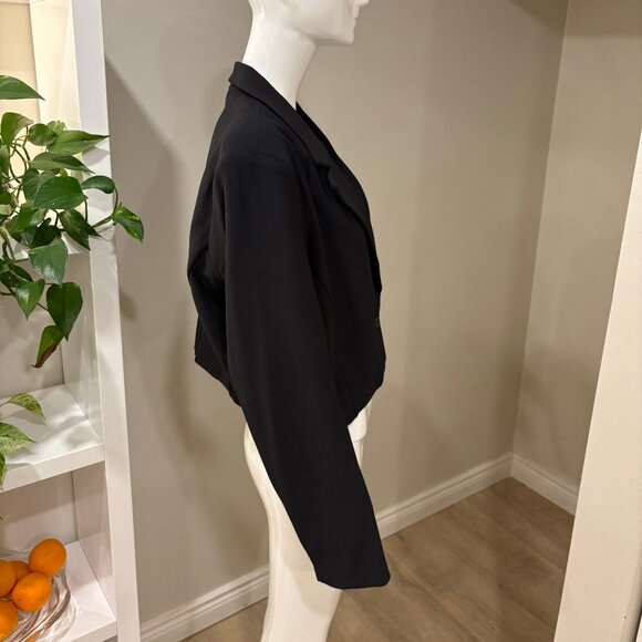 Abercrombie & Fitch - Picture 2 of 3